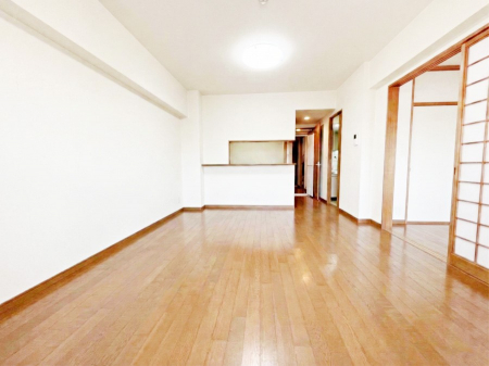 ���̑����ρ@�����`Living�`�@�����ɂ݂͂�Ȃ��W���A�H���Ɗy������b���n�܂�B�b�ɖ����ɂȂ肷���āA��������Y��锼�߂��ɂȂ��Ă��܂��B����ȑ��̊Ԃ̍K�������������Ă����ꏊ�ł��肽���B���ꕔ���H�L