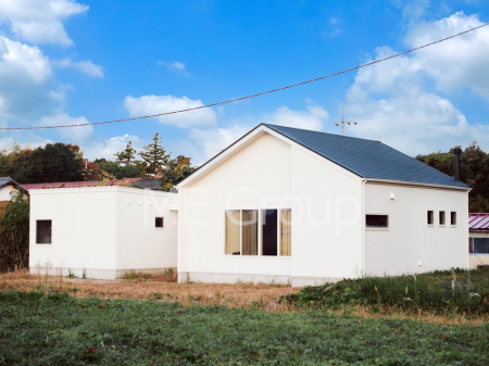 ���n�O�ώʐ^�@�O�ρ`Exterior�`�@��s���œ���̃X���[���C�t���΂Ɉ͂܂ꂽ�y�n�͓s��̌�����Y���ꂻ���B�l�G��ʂ��Ď��R�ƐG�ꍇ����X�|�b�g�����ӂɂ͐��肾������I�Z�݂����Ȃ�ƁB��炵�������B