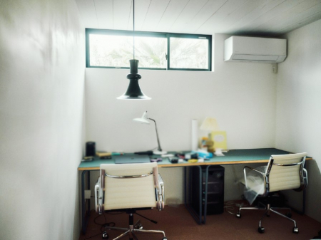 ���̑����ρ@�����`Work Room�`�@�؂̉����肪�₳�����t���[�����O�͈��炬�������炷�v���C�x�[�g��ԁB4.5���̃��[�N�X�y�[�X�B���d���͂������̂��ƁA��₨�q�l�̊w�K�����Ƃ��Ă���