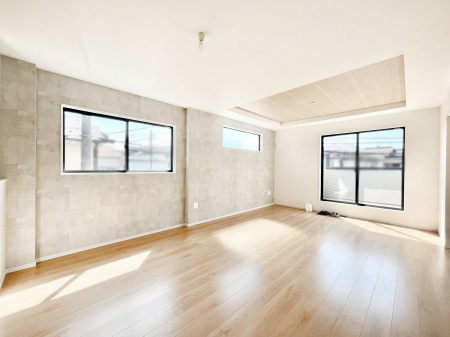 ���r���O�@���邢�z���������A�����̕��͋C�ɖ�������郊�r���O�E�_�C�j���O�B 