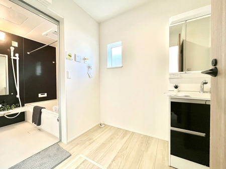 ���̑��@�������P�������`Dressing Room�`�@�Â��Ȃ肪���Ȑ��ʏ�����������ƍ̌��Ɗ��C���\�Ȃ̂ŋC�����悭���g�������܂��B�O�ʋ��^�C�v�̐��ʑ�͋������[�ŎU�炩�肪���Ȑ��ʏ����X�b�L����