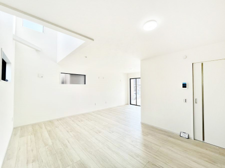 ���r���O�@�Ƒ��c���̎��Ԃ����������Ȃ��났�̃��r���O�_�C�j���O�B   