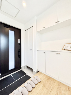 ���ց@�K���X�X���b�g�̓��������փh�A�������Ɍ���͂��Ă���܂�