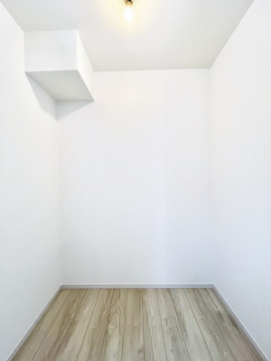 ���̑��@�����`Walk-in Closet�`�@�K�v�Ȃ��̂�R�[�f�B�l�[�g���ꗗ���Ċm�F�ł��A�g�x�x�⏀�����Z���ԂōςރE�H�[�N�C���N���[�[�b�g��ݒu���܂����B�Ƃ̒�����������Ƃ�����֗��Ȏ��[�X�y�[�X�ł��B