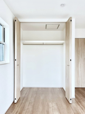 ���[�@�m���̃N���[�[�b�g�B���s��������̂Ō���̈ߗނ�����������܂�܂��B