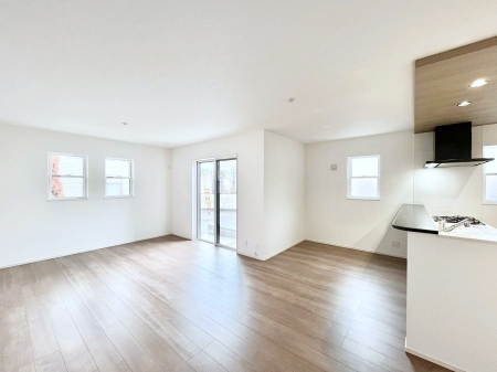 ���r���O�@�Ƒ��c���̎��Ԃ����������Ȃ��났�̃��r���O�_�C�j���O�B   