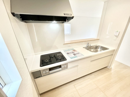 �L�b�`���@���������Ȃ���ł����Ƒ��Ƃ̉�b���y���߂�ΖʃL�b�`��