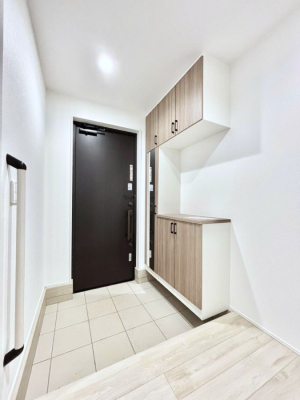 ���ց@�������Q�������`Entrance�`�@�Ƃ̒��ł��q�l���}����ŏ��̏ꏊ�ł��錺�ւ́A�Ƃ̈�ۂ��̂��̂ł��I�L�x�Ȍ��֎��[�ŁA����Y��ɕۂ��Ƃ��o���܂��􌺊ւɂ͂����Ղ���[�̉��ʔ��������I