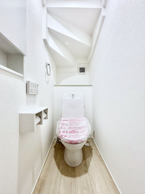 �g�C���@�������Q�������`Toilet�`�@�������̂��鐅����g�C���̓E�H�V�����b�g�t���ł����g�C���͖����g�킴��𓾂Ȃ����́B����������ۂ������ł��ˁB�g�C����2��������̂Œ��̍��G���ɕ֗��ł��I