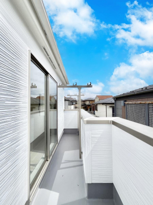 �o���R�j�[�@�������Q�������`Balcony�`  �o���R�j�[�͉������z���������݁A���z�c����󕨂��C�����悭�������Ƃ��ł��܂��B�g���₷���J���I�ȃo���R�j�[�ł����z�����������Ղ�~�蒍���A�o���R�j�[�t���Z�܂��B  