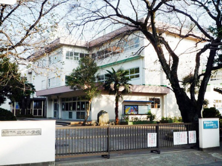 ���ӊ��@���w�Z 910m �D���s���O�珬�w�Z