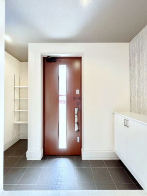 ���ց@�����`Entrance�`�@�Ƃ̒��ł��q�l���}����ŏ��̏ꏊ�ł��錺�ւ́A�Ƃ̈�ۂ��̂��̂ł��I�L�x�Ȍ��֎��[�ŁA����Y��ɕۂ��Ƃ��o���܂��􌺊ւɂ͂����Ղ���[�̉��ʔ��������I