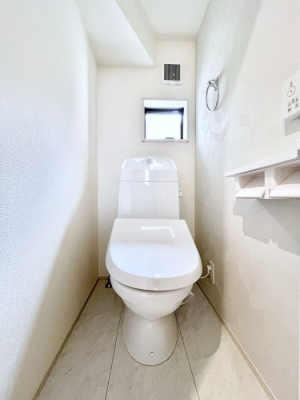 �g�C���@�����`Toilet�`�@�Y��E�X�b�L���E���K�ȃE�H�V�����b�g�t�g�C���ł��낰���Ԃł��B�g�C���͖����g�킴��𓾂Ȃ����́B����������ۂ������ł��ˁB�g�C����2��������̂Œ��̍��G���ɕ֗��ł��I