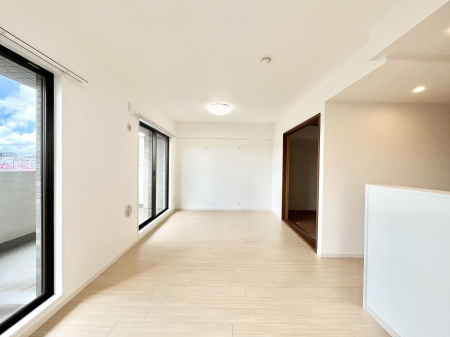 ���̑����ρ@�傫�ȑ����炽���Ղ�̗z���ƕ����������郊�r���O  