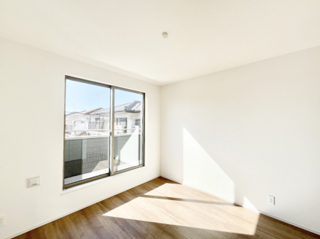 �Q���@������B�������`Bed Room�`�@�}���V�����ƈႢ�������������̂��ˌ��Ẵ����b�g�ł��B���Ƒ������������ƂŎ苷�Ɋ����Ă����Z�܂����ˌ��Ăł͊e�����v���C�o�V�[��ۂ��Ƃ��ł��܂��B