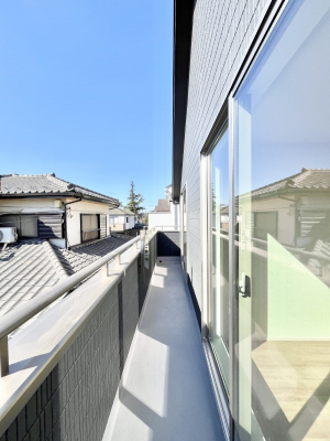 �o���R�j�[�@������B�������`Balcony�`  �o���R�j�[�͉������z���������݁A���z�c����󕨂��C�����悭�������Ƃ��ł��܂��B  �g���₷���J���I�ȃo���R�j�[�ł����z�����������Ղ�~�蒍���A�o���R�j�[�t���Z�܂��B  