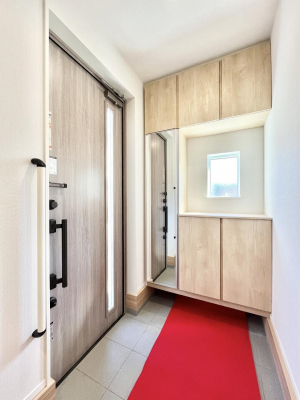 ���ց@�����`Entrance�`�@���ʔ��~���[�t�Ȃ̂ŁA���o�����O�̐g�����Ȃ݃`�F�b�N�Ɂ��􌺊ւ͂��q�l�����o�}�������ԍŏ��̏ꏊ�A�A���Ă��鎞�ɓ���ŏ��̏ꏊ�B����ȏꏊ�����炱���A���ǂ���ԂɁc��