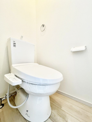 �g�C���@�����`Toilet�`�@�Y��E�X�b�L���E���K�ȃE�H�V�����b�g�t�g�C���ł��낰���Ԃł��B�g�C���͖����g�킴��𓾂Ȃ����́B����������ۂ������ł��ˁB�g�C����2��������̂Œ��̍��G���ɕ֗��ł��I