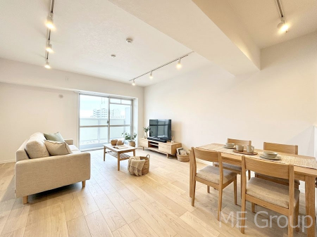 ���r���O�@�������������͋C�̂k�c�j�͉Ƒ��݂�Ȃ̉��K��ԁ@���Ƌ��CG�ł�