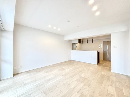 ���r���O�@�Ƒ��c���̎��Ԃ����������Ȃ��났�̃��r���O�_�C�j���O�B   