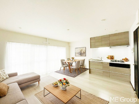 ���r���O�@�������������͋C�̂k�c�j�͉Ƒ��݂�Ȃ̉��K��ԁ��Ƌ��CG�ł�