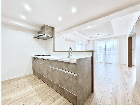 �L�b�`���@���������Ȃ���ł����Ƒ��Ƃ̉�b���y���߂�ΖʃL�b�`��