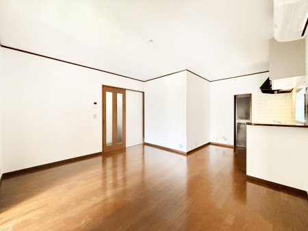 ���r���O�@�Ƒ��c���̎��Ԃ����������Ȃ��났�̃��r���O�_�C�j���O�B   