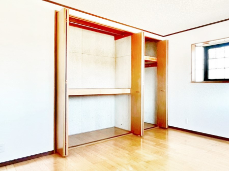 ���[�@�����Ղ�̎��[�X�y�[�X�ŉ��K�ɕ�点����