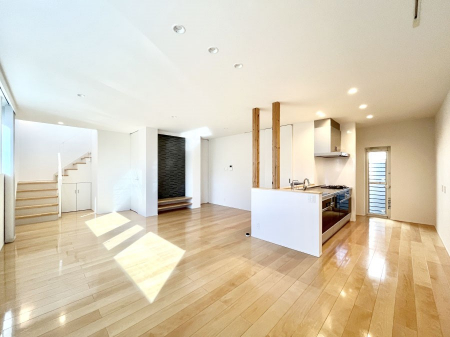 ���r���O�@���r���O�K�i���Ƒ��̏Ί�Ɖ�b���Ȃ��ł���܂�  