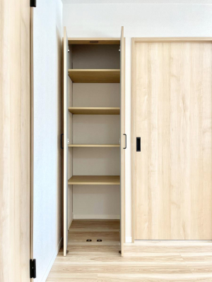 ���̑����ρ@���r���O���[�B�����Ɏ��[������ƕ����W�܂�LDK���X�b�L���Еt�������ł��ˁB  