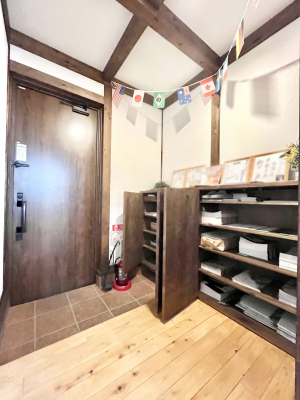 ���̑����ρ@�����Ղ���[�ł���V���[�Y�{�b�N�X�ŉƑ��S���̌C���A���ւ�������B  