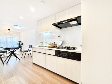 �L�b�`���@�������̂������ŉƑ��̏Ί炪�L����܂�