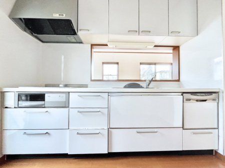 �L�b�`���@���r���O�ŗV�Ԃ��q�l�������Ȃ��炨�������ł���ΖʃL�b�`��