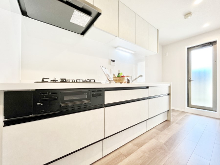 �L�b�`���@�������������I�ɁA�y�����I�V�X�e���L�b�`��