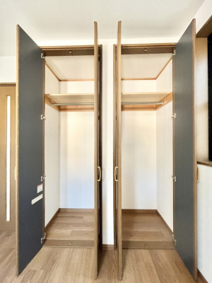 ���[�@�m���̃N���[�[�b�g�B���s��������̂Ō���̈ߗނ�����������܂�܂��B