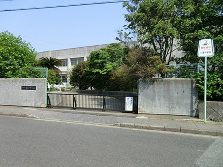 ���ӊ��@���w�Z 200m �D���s���������w�Z