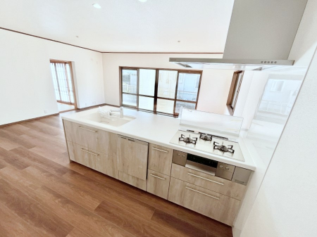 �L�b�`���@���������Ȃ���ł����Ƒ��Ƃ̉�b���y���߂�ΖʃL�b�`��