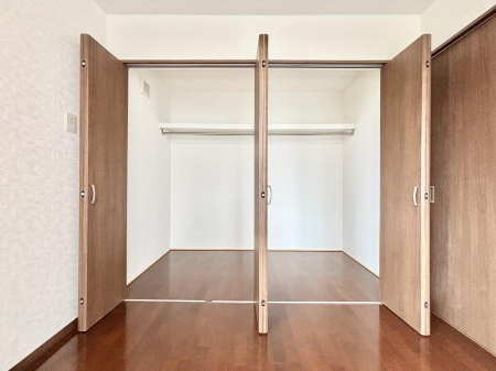 ���[�@�m���̃N���[�[�b�g�B���s��������̂Ō���̈ߗނ�����������܂�܂��B