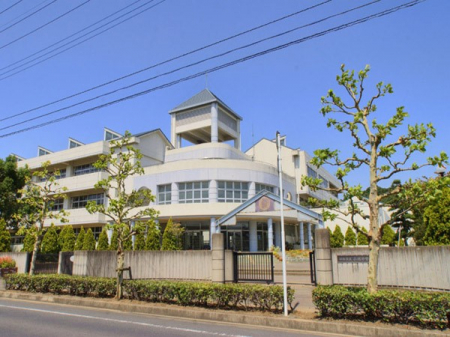 ���ӊ��@���w�Z 130m �󐼎s�����ђ��w�Z