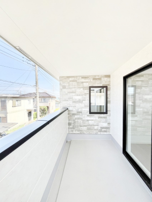 �o���R�j�[�@�����`Balcony�`  �o���R�j�[�͉������z���������݁A���z�c����󕨂��C�����悭�������Ƃ��ł��܂��B  �g���₷���J���I�ȃo���R�j�[�ł����z�����������Ղ�~�蒍���A�o���R�j�[�t���Z�܂��B  