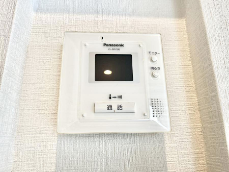 ���̑����ρ@���q�҂��m�F�ł���s�u���j�^�[�t�C���^�[�z��