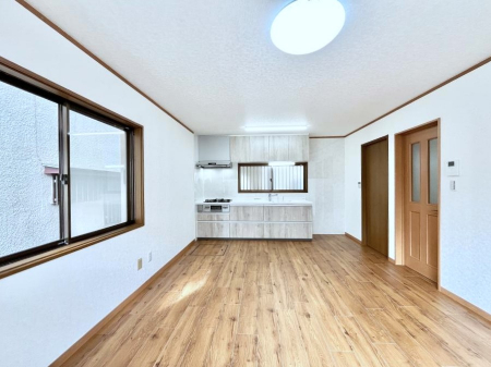 ���r���O�@�Ƒ��c���̎��Ԃ����������Ȃ��났�̃��r���O�_�C�j���O�B   