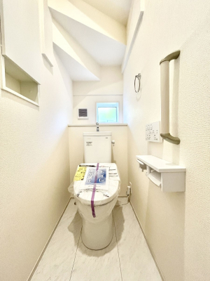 �g�C���@�g�C����1�K��2�K���ꂼ��ɔz�u����Ă��ĂƂĂ��֗��ł��B 