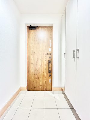 ���ց@������2�������`Entrance�`�@�Ƃ̒��ł��q�l���}����ŏ��̏ꏊ�ł��錺�ւ́A�Ƃ̈�ۂ��̂��̂ł��I�L�x�Ȍ��֎��[�ŁA����Y��ɕۂ��Ƃ��o���܂��􌺊ւɂ͂����Ղ���[�̉��ʔ��������I