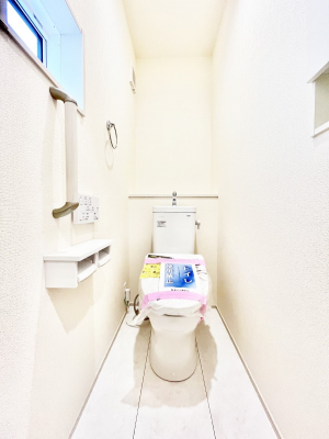 �g�C���@������2�������`Toilet�`�@�������̂��鐅����g�C���̓E�H�V�����b�g�t���ł����g�C���͖����g�킴��𓾂Ȃ����́B����������ۂ������ł��ˁB�g�C����2��������̂Œ��̍��G���ɕ֗��ł��I