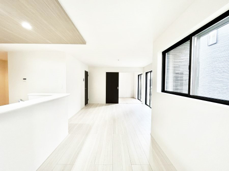 ���r���O�@�Ƒ��c���̎��Ԃ����������Ȃ��났�̃��r���O�_�C�j���O�B   