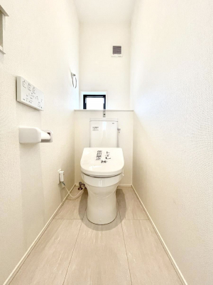 �g�C���@�g�C����1�K��2�K���ꂼ��ɔz�u����Ă��ĂƂĂ��֗��ł��B 