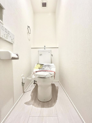 �g�C���@�g�C����1�K��2�K���ꂼ��ɔz�u����Ă��ĂƂĂ��֗��ł��B 