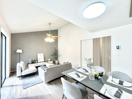 ���̑����ρ@�Ƒ��̏Ί炪���R�Ɛ��܂�Ă���A����ȕ��͋C�̃_�C�j���O�Ɏd�オ���Ă��܂��B