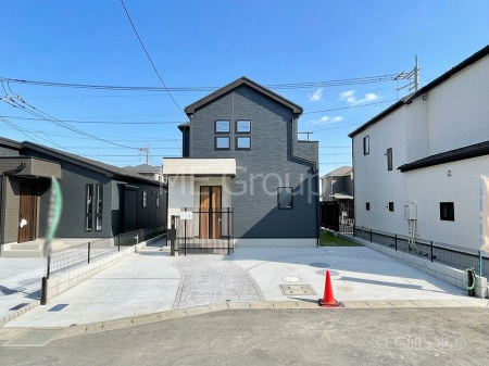 ���n�O�ώʐ^�@�������ꂽ�O�ρA�㎿�ȏZ��Ԃ��L���鎺���͉i�����S���ĉ߂�����Z���ł��B